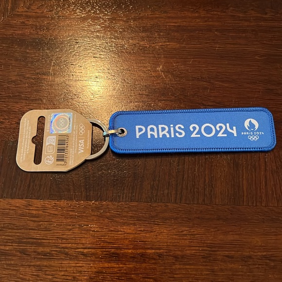 Official Paris Olympics Key Ring - hard to find - Picture 2 of 2